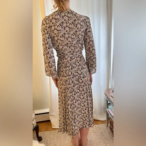 Doen Augusta Dress in Faded Queen Anne's Floral (minor spots) - Picture 5 of 16